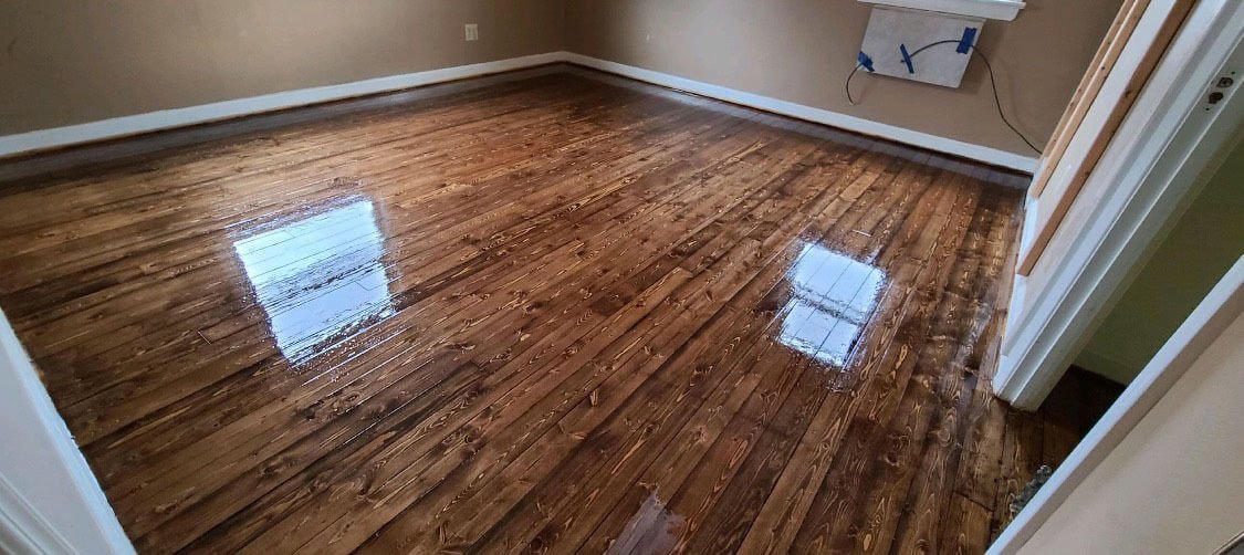 An image showing how well we resurface hardwood floors in the Arbutus area.